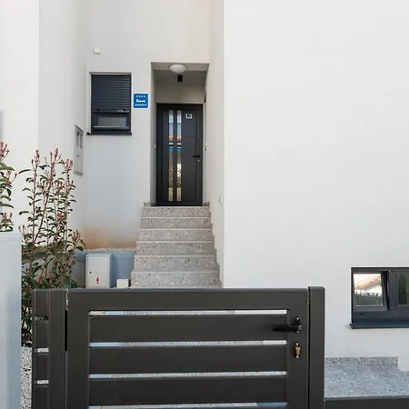Mea Tia Seaside Apartmán